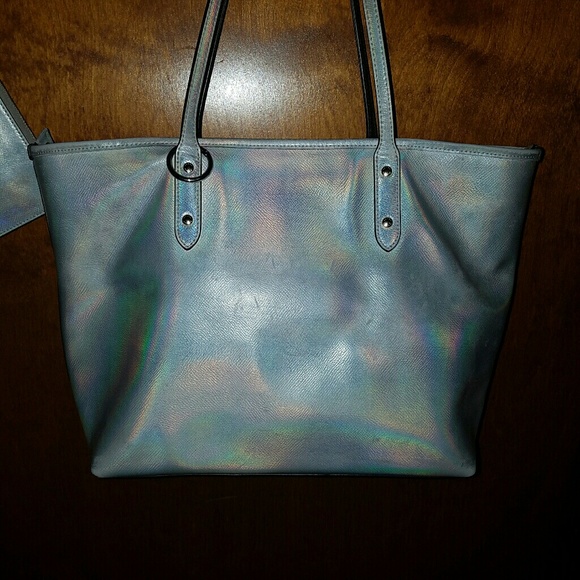 Sold - Picture 3 of 7